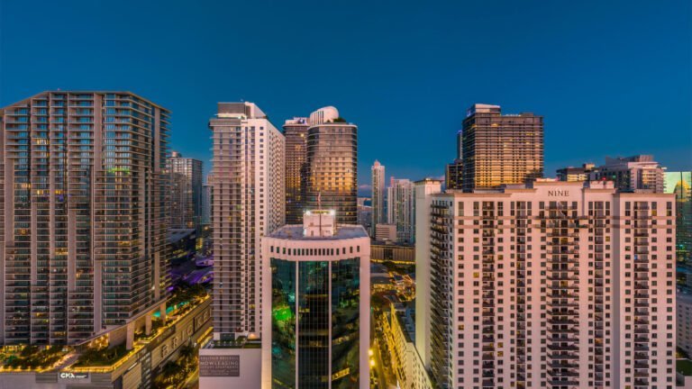 One Twenty Brickell East view